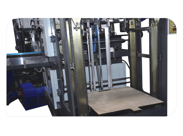 自動四角貼標(biāo)機(jī)